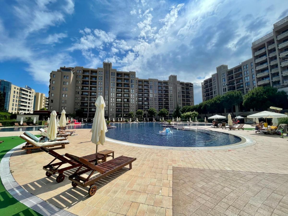 Royal Beach Apartments - 5M To Pool, 100M To Beach Slântsjev Brjag Eksteriør bilde